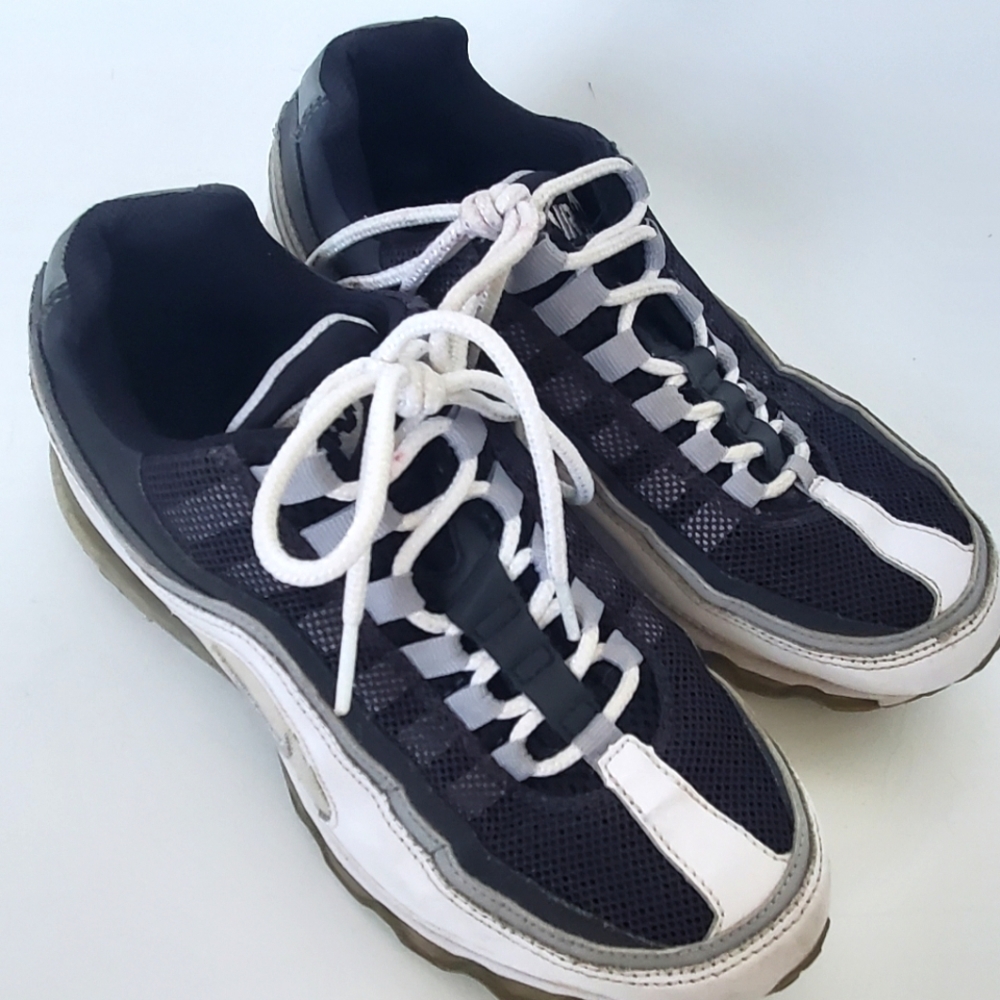 Nike Air Max 95 women's‎ 7.5 Athletic Shoes Black White Gray Lace Up EUC